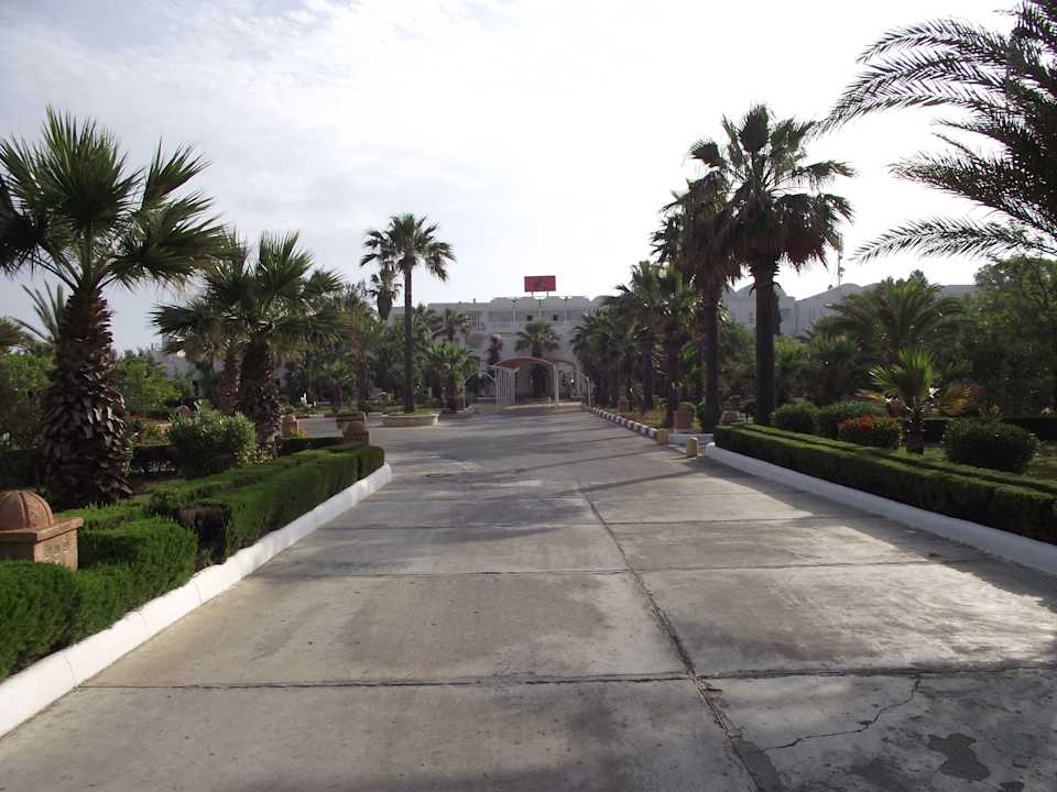 Zufahrt Alassio Hotel and Thalasso