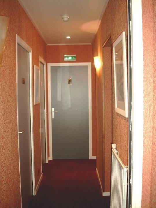 Flur Hotel des Arts Montmatre