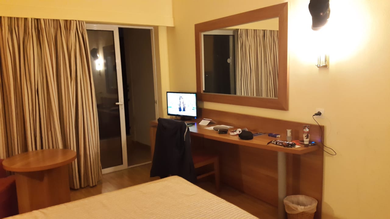 Zimmer Dolce by Wyndham Athens Attica Riviera
