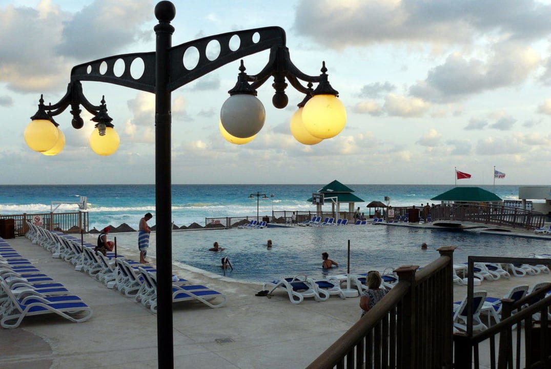 Panorama Seadust Cancun Family Resort