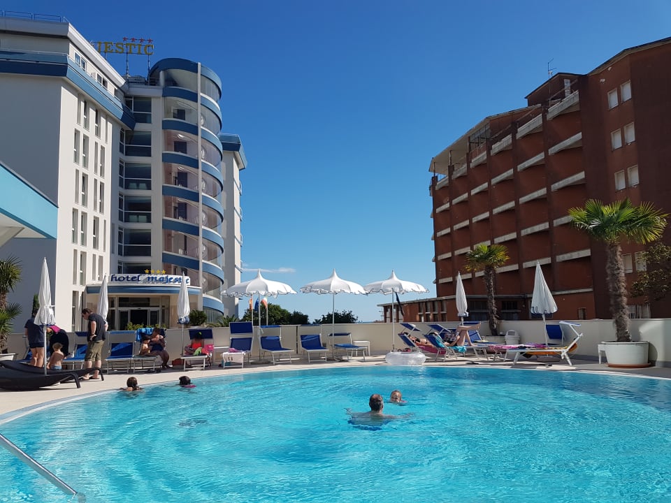 "Pool" Hotel Parigi (Bibione) • HolidayCheck (Venetien | Italien)