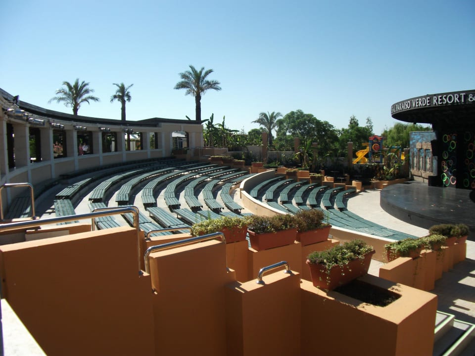 Hier geht es Abends immer rund Crystal Paraiso Aqua Collection