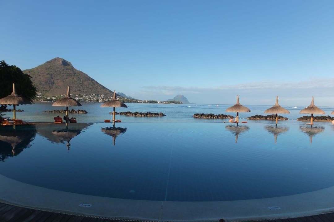 Pool Sands Suites Resort & Spa