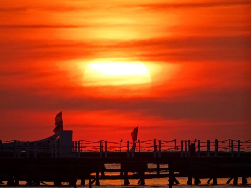Sonnenaufgang vom Strand aus SUNRISE Crystal Bay - TUI BLUE