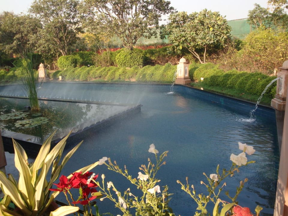 Wasserlauf im Eingangsbereich Hotel ITC Mughal Agra