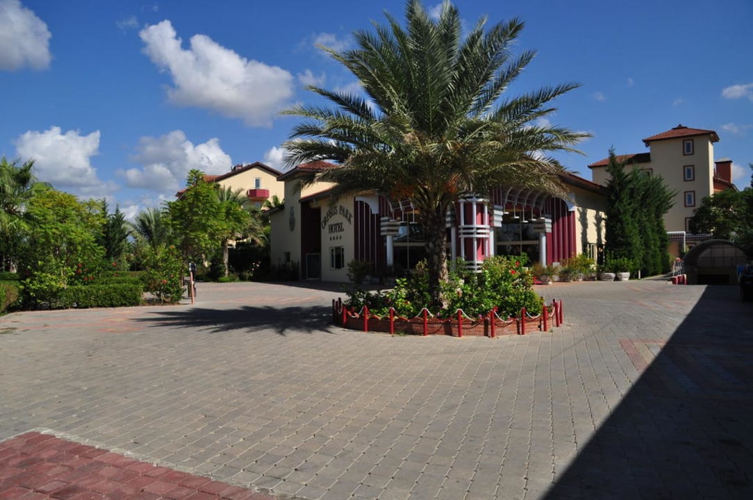 Zufahrt Hotel Orfeus Park