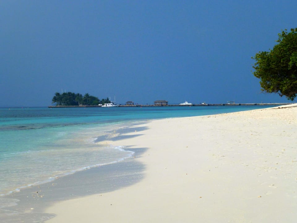 Strand Kuredu Island Resort & Spa