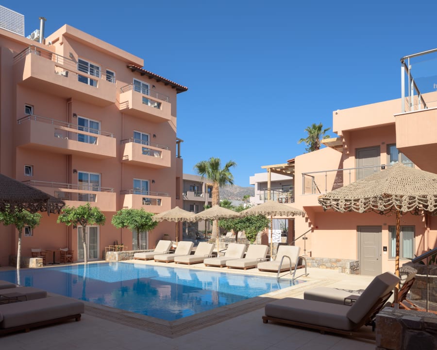 Pool High Beach Resort