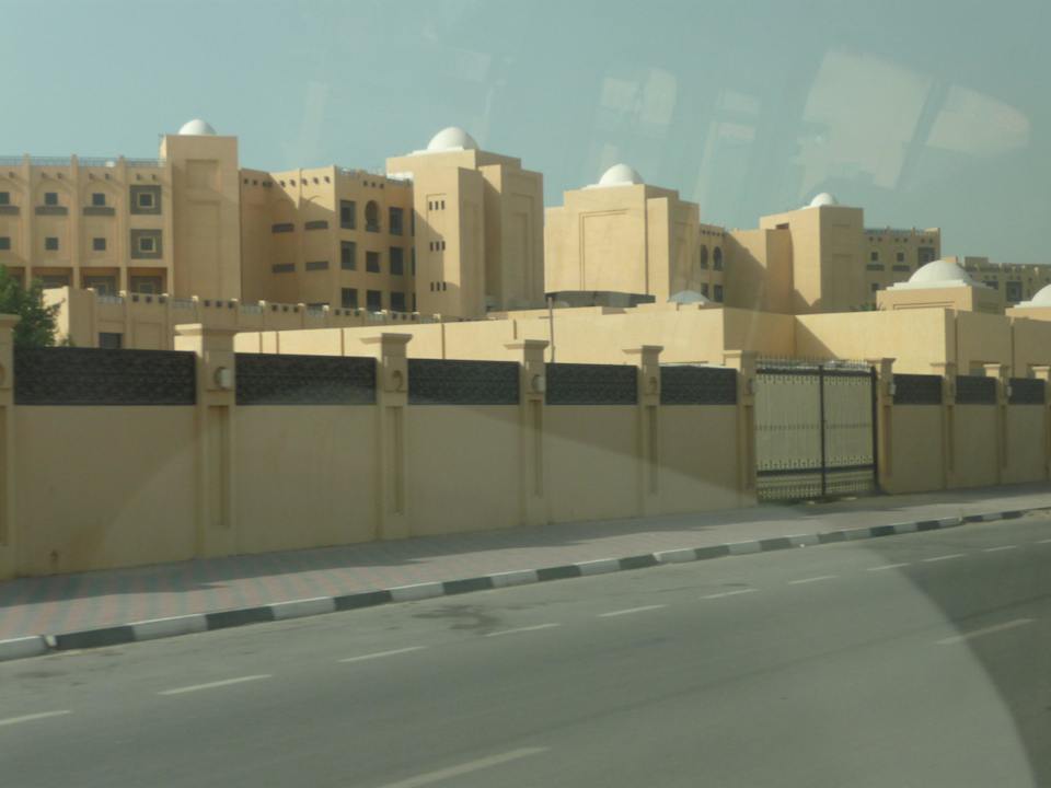 Bei Anfahrt zu Hotel Hilton Garden Inn Ras Al Khaimah