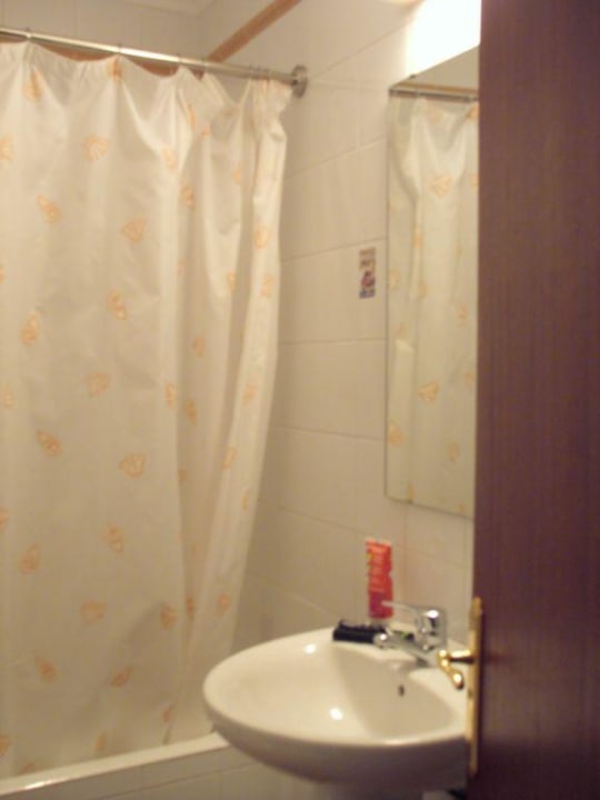 Badezimmer mit Badewanne Hostal Villa Cati