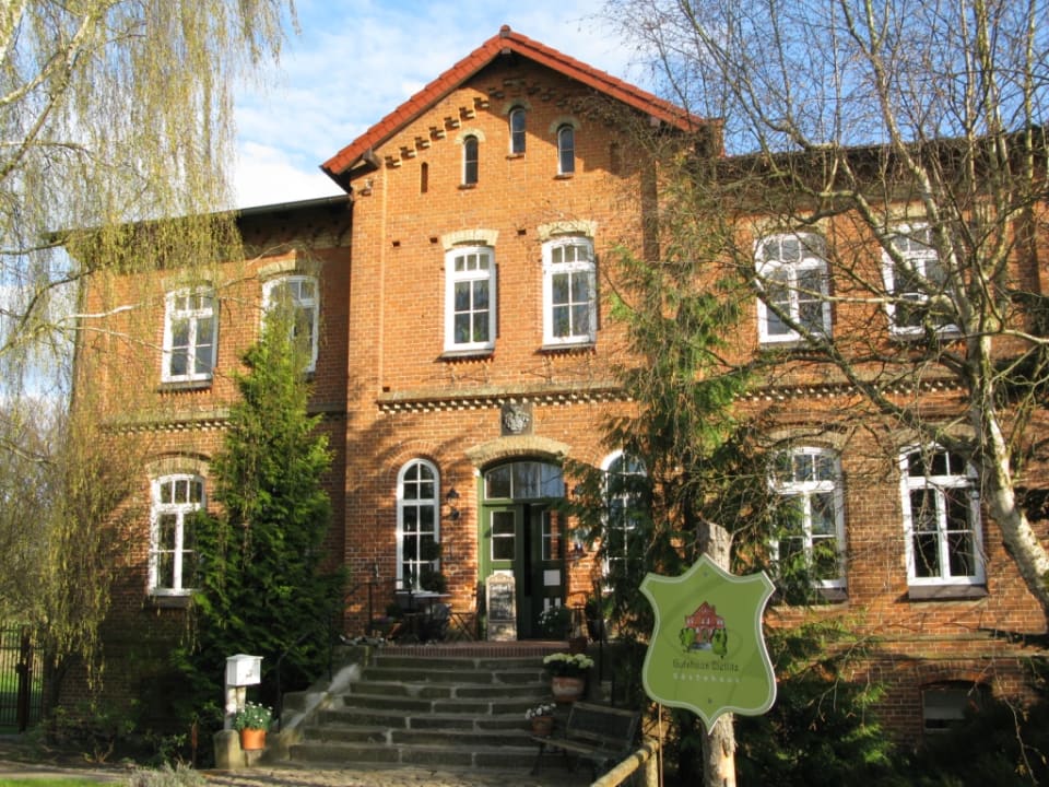 Außenansicht Gutshaus Zietlitz