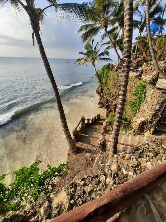 Strand Bahari Beach Hotel