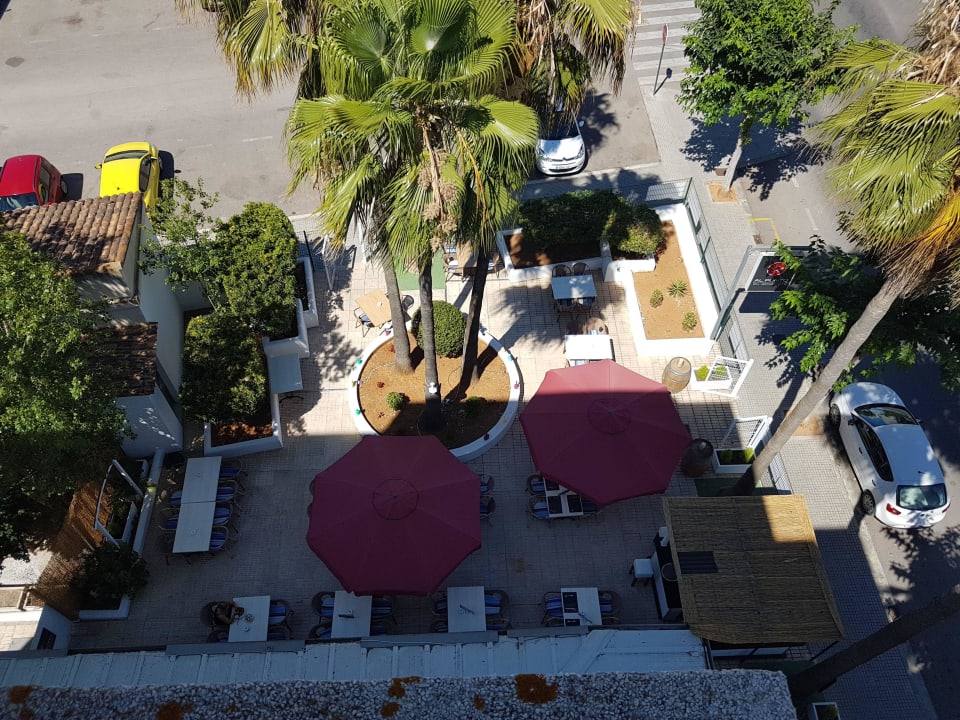 Blick zum Restaurant neben dem Gebäude La Santa Maria Hotel