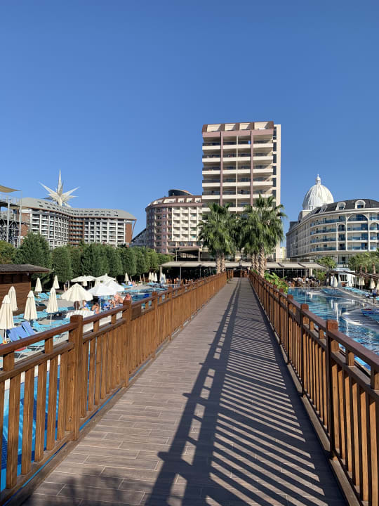 Außenansicht Saturn Palace Resort Hotel