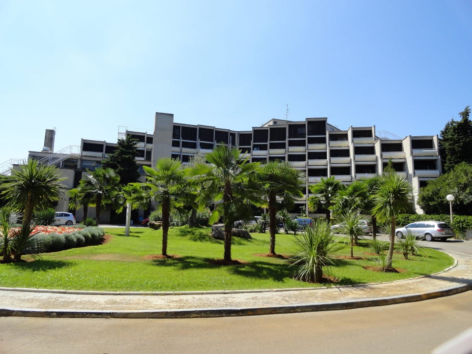 Hotel von vorne (Straßenseite) Valamar Parentino Hotel