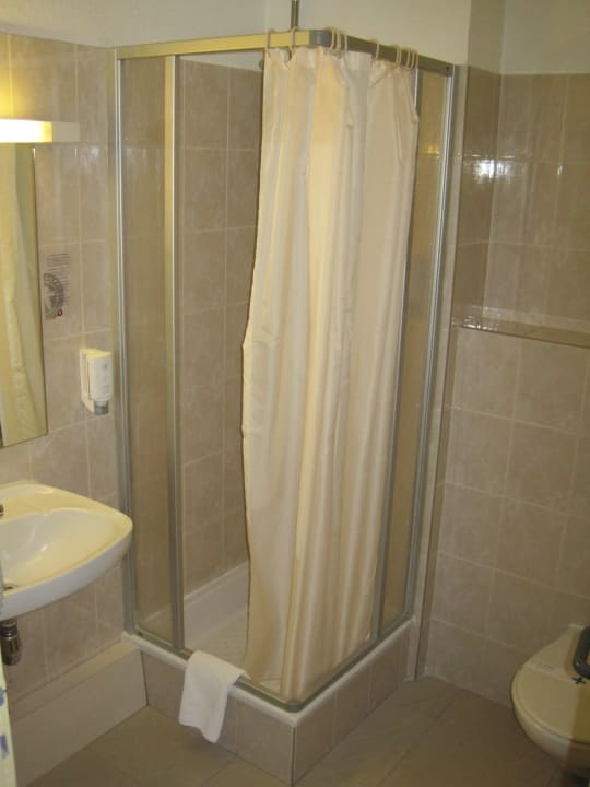 Badezimmer Inter-Hotel du Faucigny