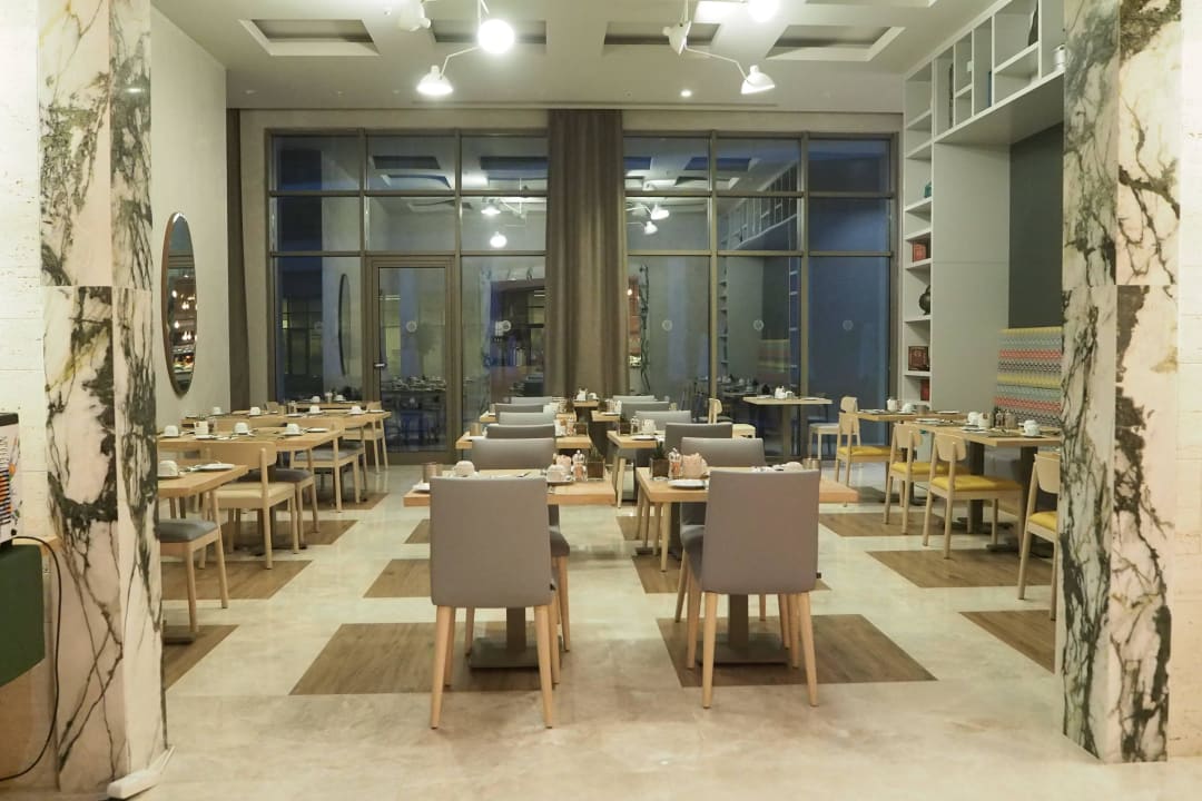 Restaurant Acanthus Cennet Barut Collection