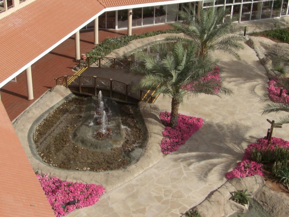 Springbrunnen Fujairah Rotana Resort & Spa