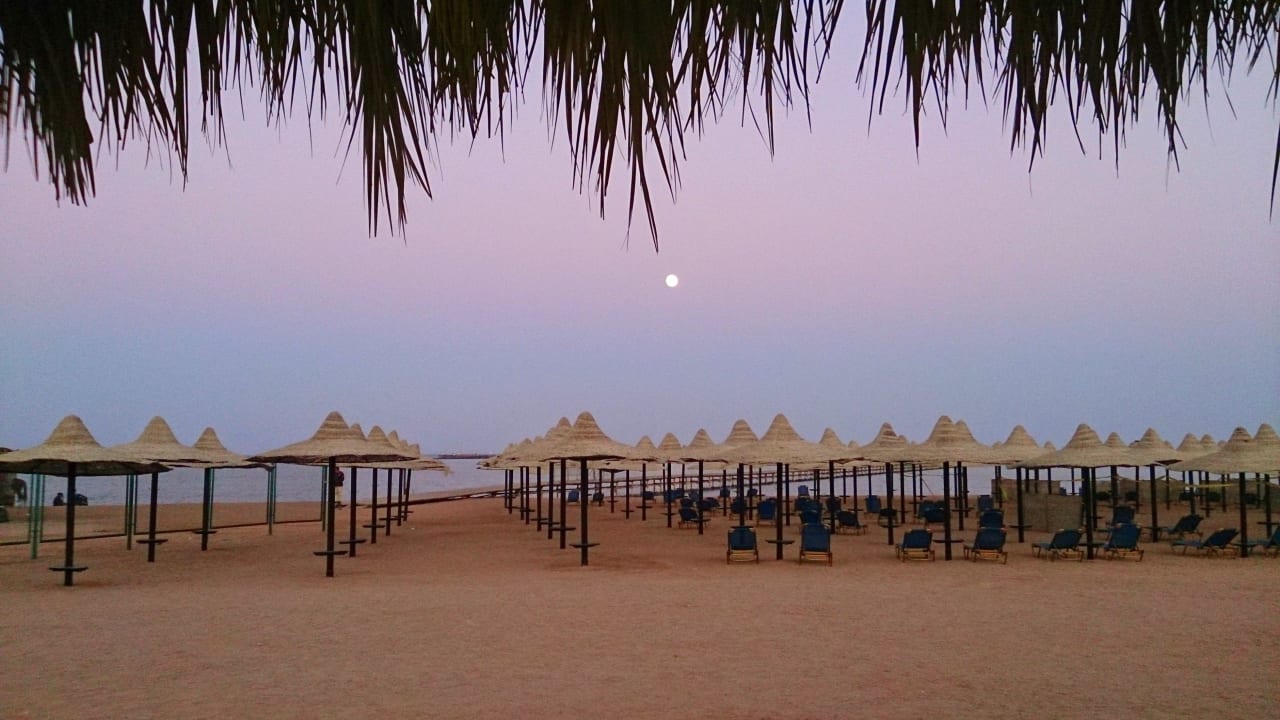 Wschód księżyca JAZ Mirabel Beach