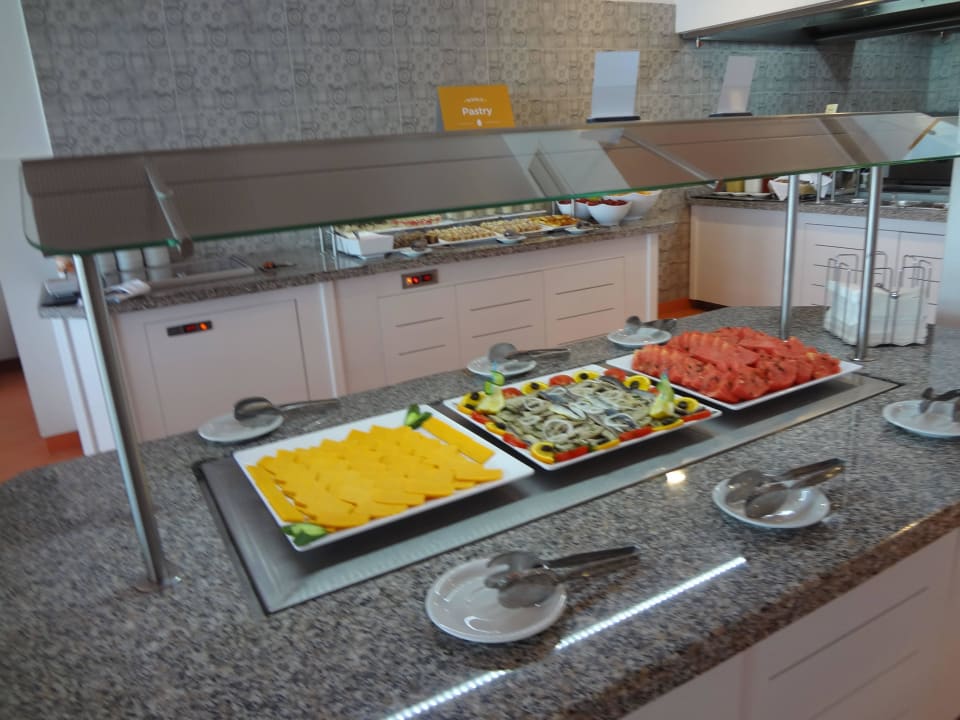 Hauptrestaurant, lecker Speisen AluaSun Helios Beach