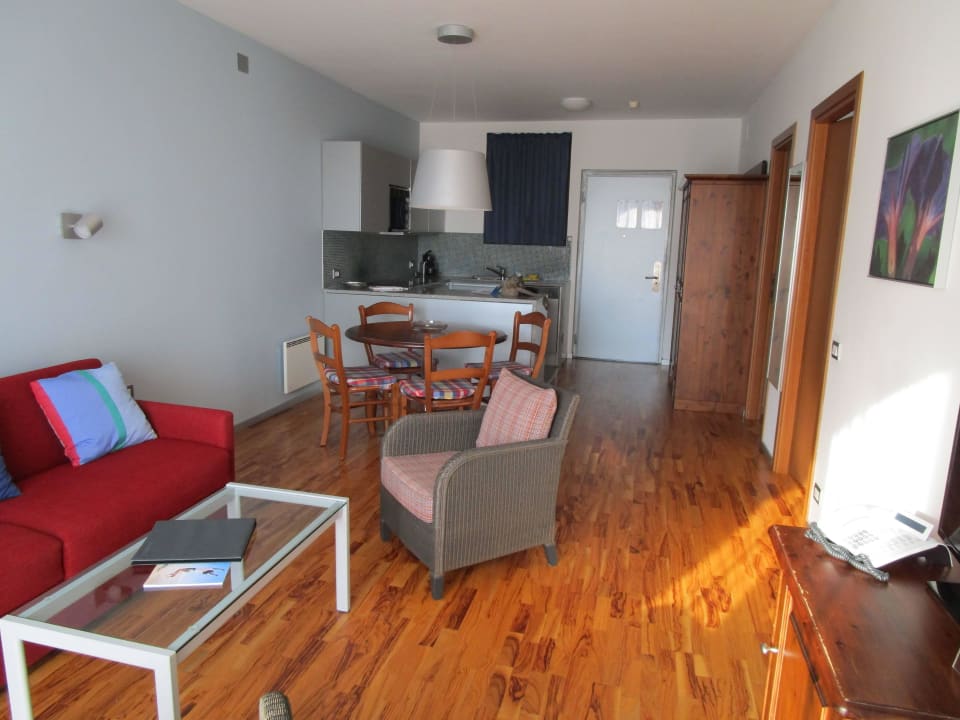 Blick Wohnbereich vom Balkon Hapimag Resort Cannero