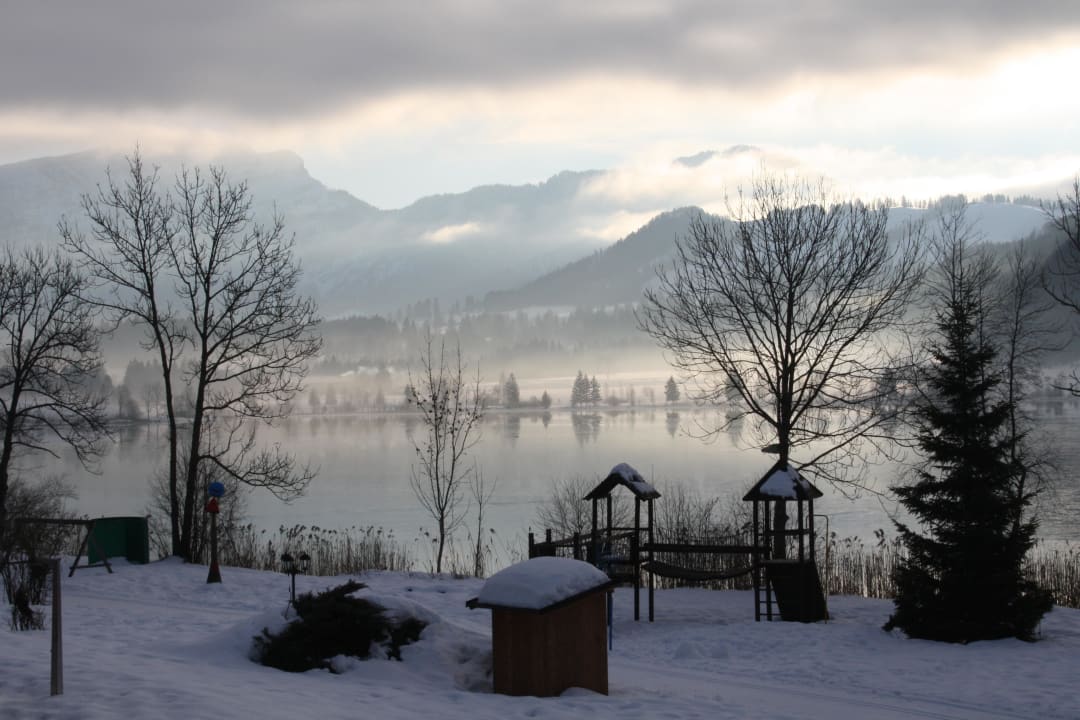 Morgenstimmung im Winter Hotel Bellevue am See