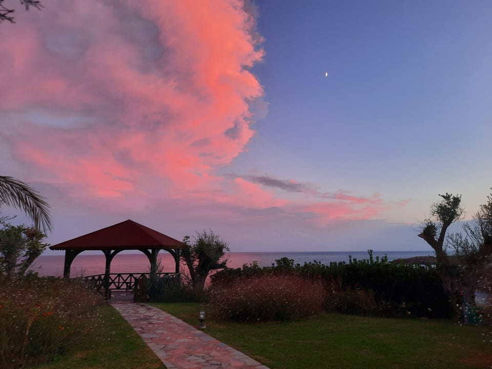 Gartenanlage Hotel Kalithea Horizon Royal