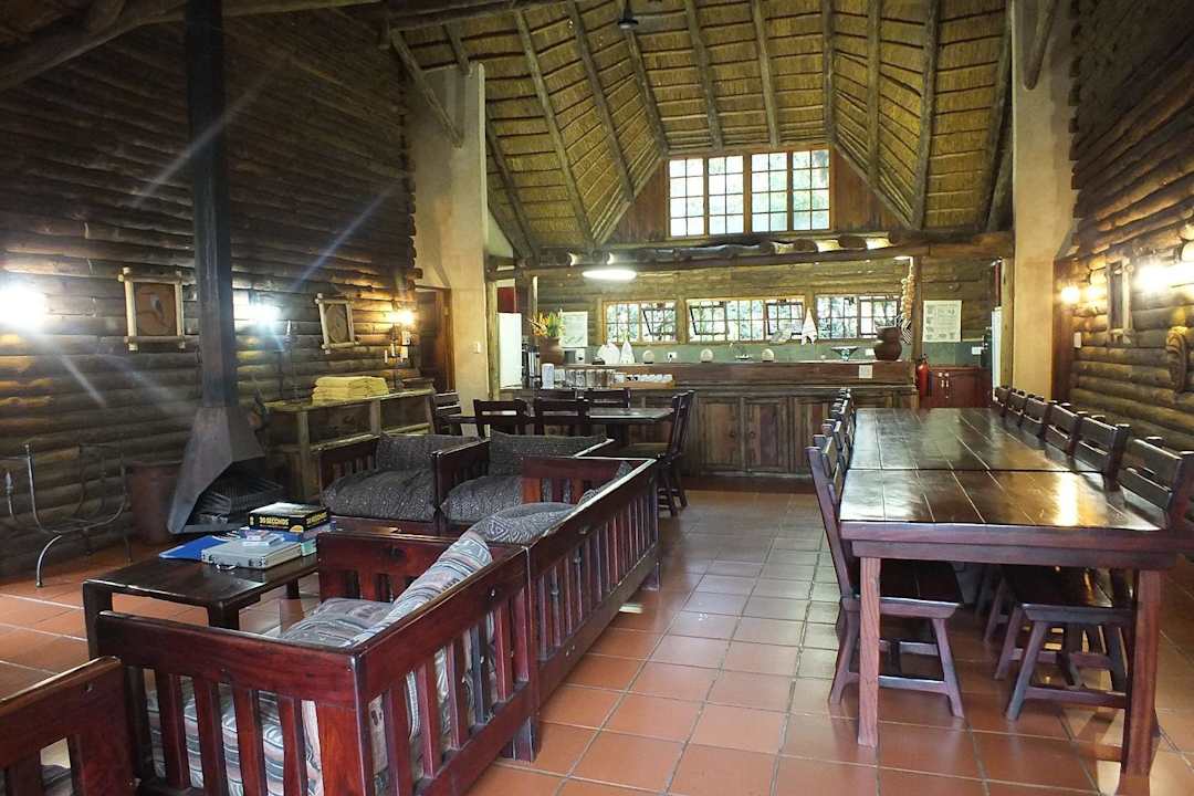 Gemütlicher Essbereich & Lobby Hotel Drifters Hazyview Inn