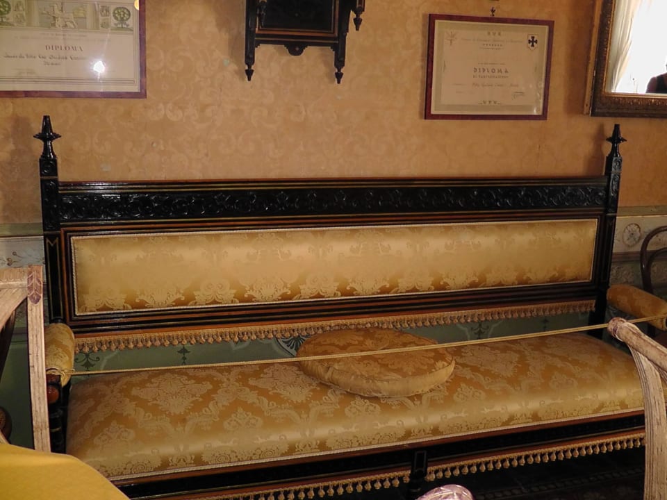 Диван Hotel Casa Raffaele Conforti