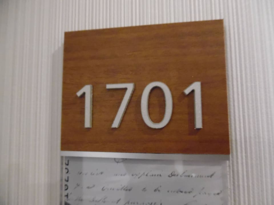 Zimmer 1701 - Beschriftung Hampton by Hilton Warsaw City Centre