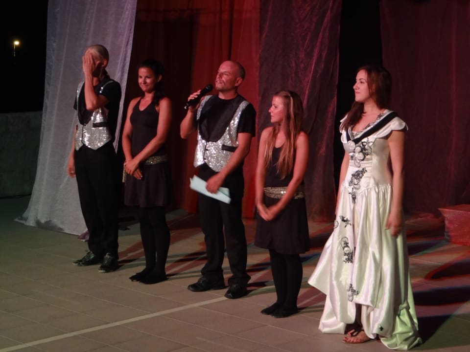 Das Animationsteam/Theater am Abend Grand Hotel Holiday Resort