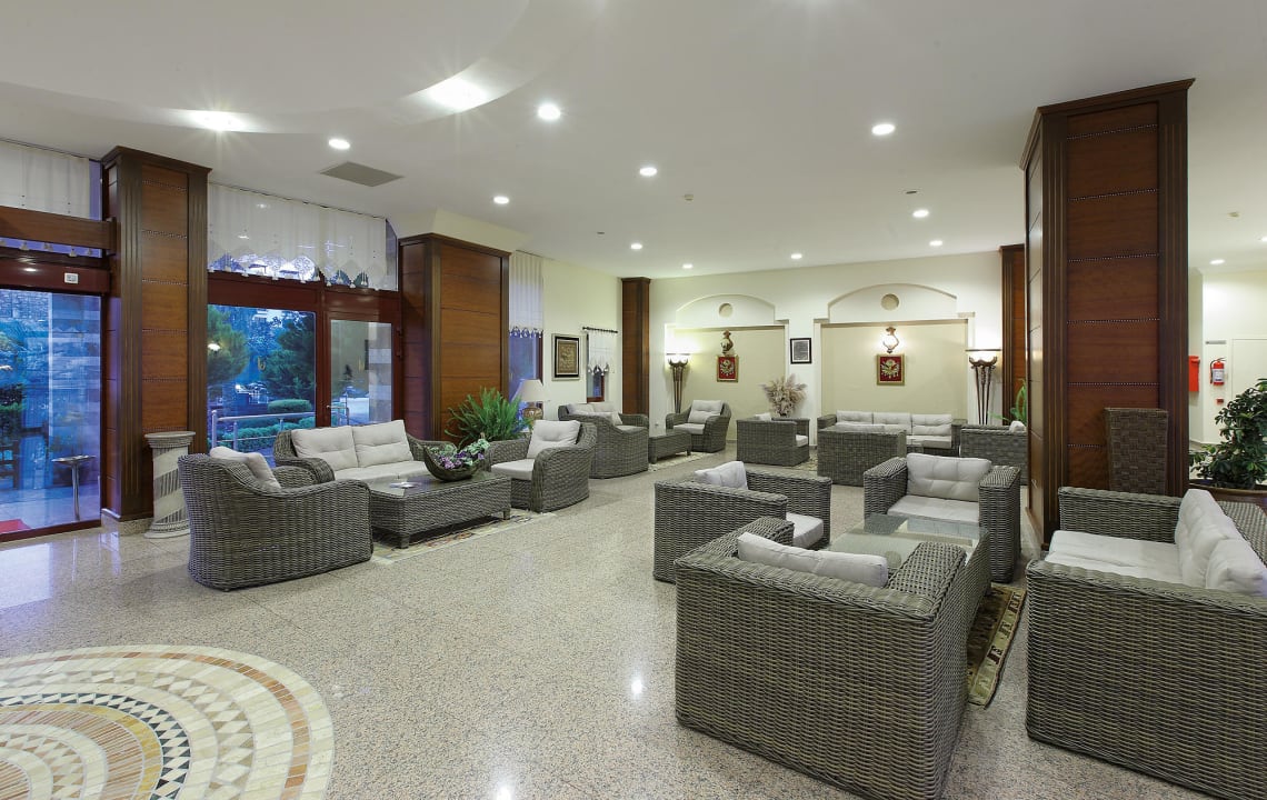 Лобби Golden Age