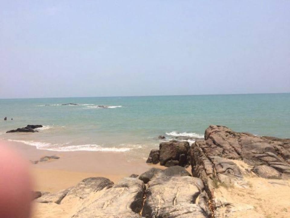 Strandspaziergang Seaview Khao Lak Resort