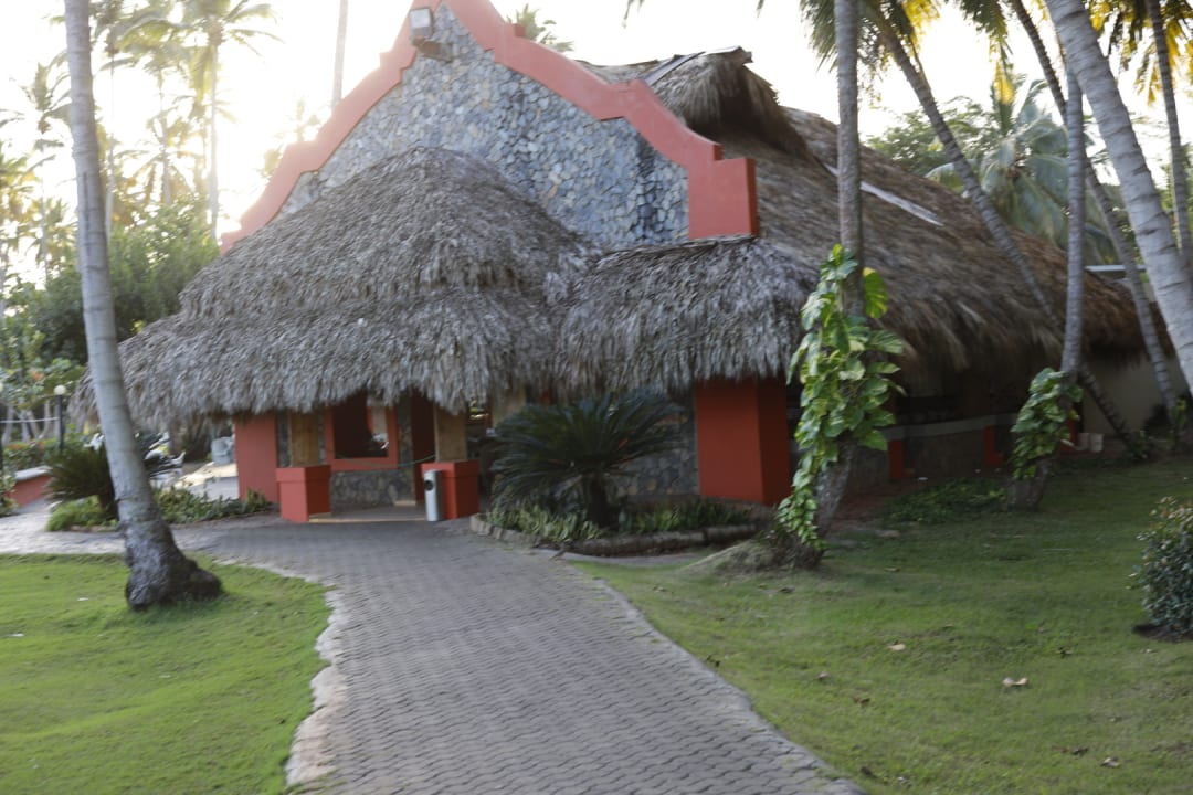 Außenansicht Wyndham Alltra Samana