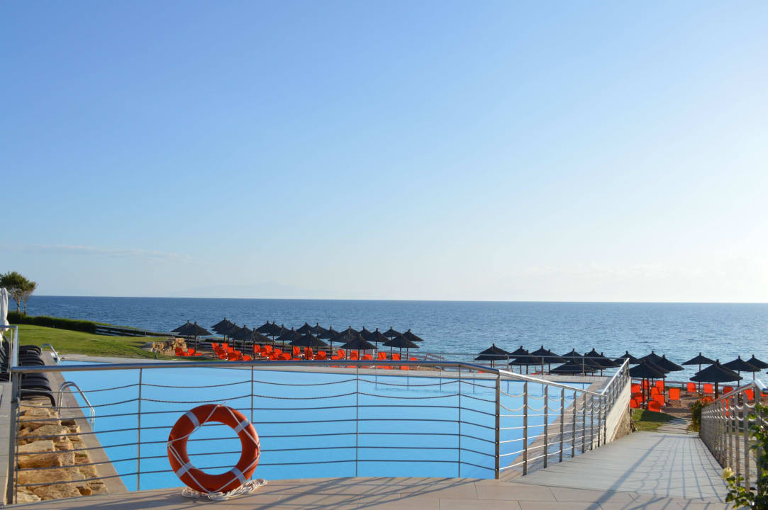 Einer der drei Pools Istion Club & Spa