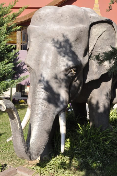 Lebensgroß Siam Elegance Hotels & Spa