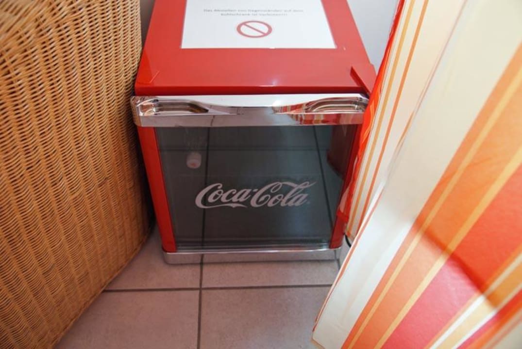 Kühlschrank a la CocaCola, aber ... Hotel Garni Am Müritzhafen