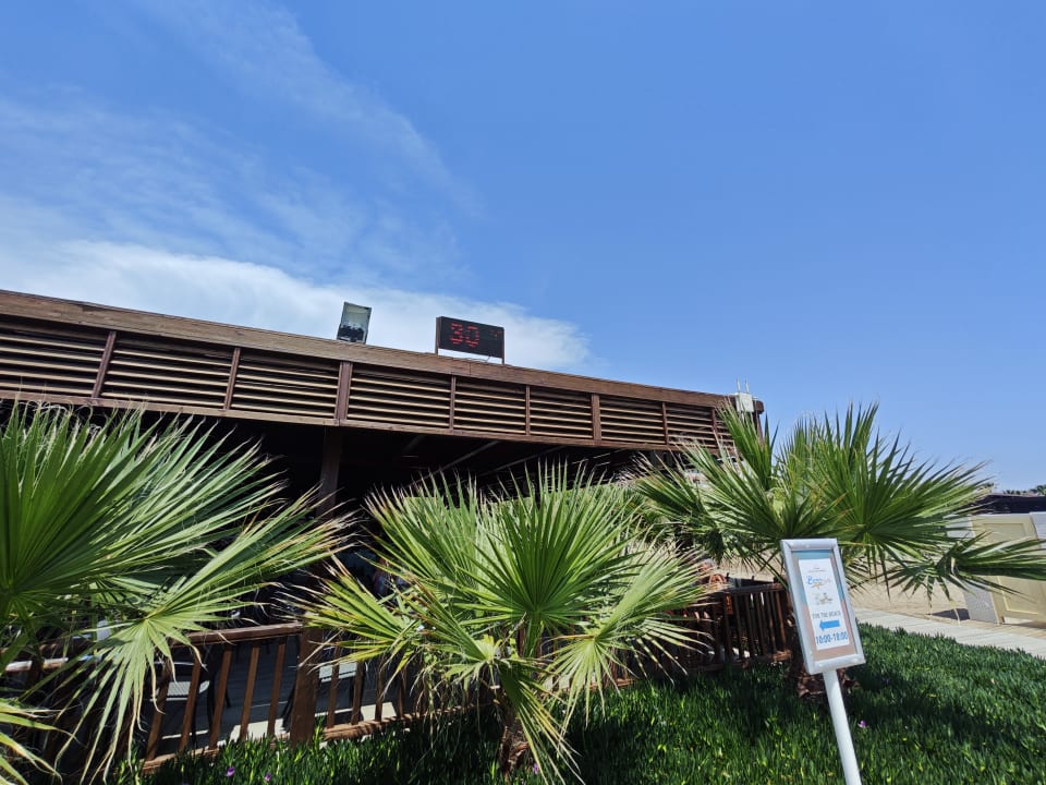 Strand Royal Taj Mahal Hotel