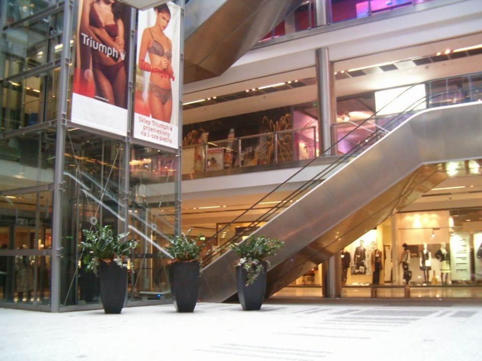 Pasaz handlowy. Courtyard by Marriott Katowice City Center