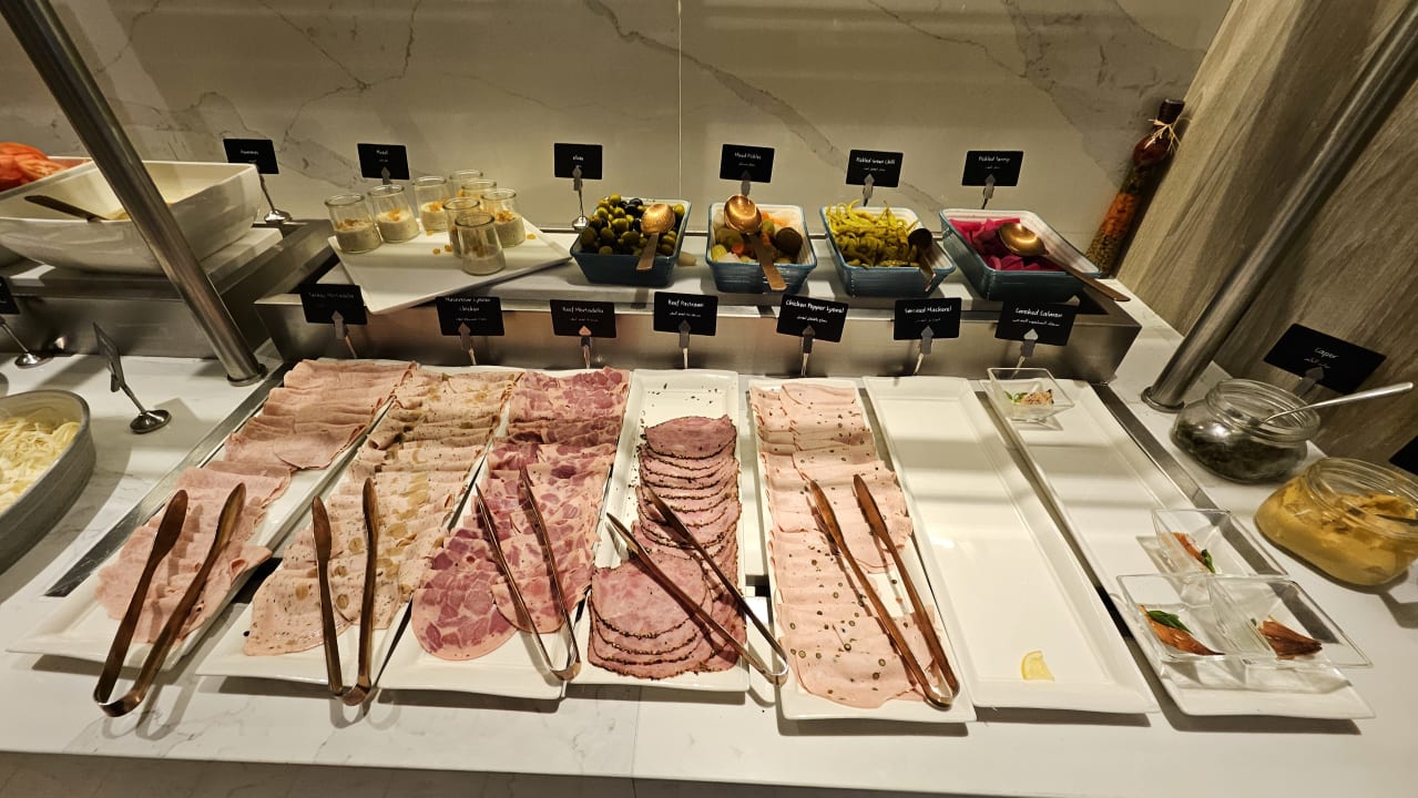 Gastro Rose Rayhaan by Rotana