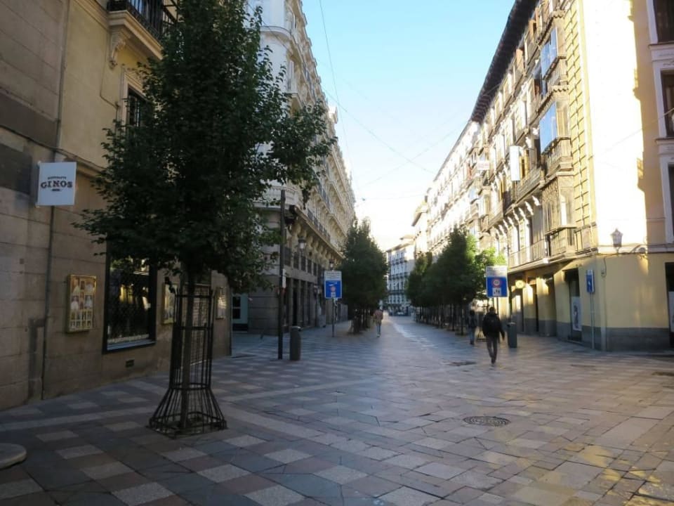 Straße vor dem Hotel Hotel Francisco I