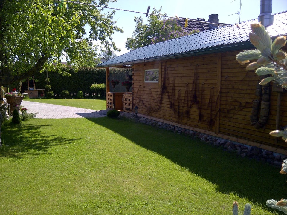 Двор Guesthouse Melon