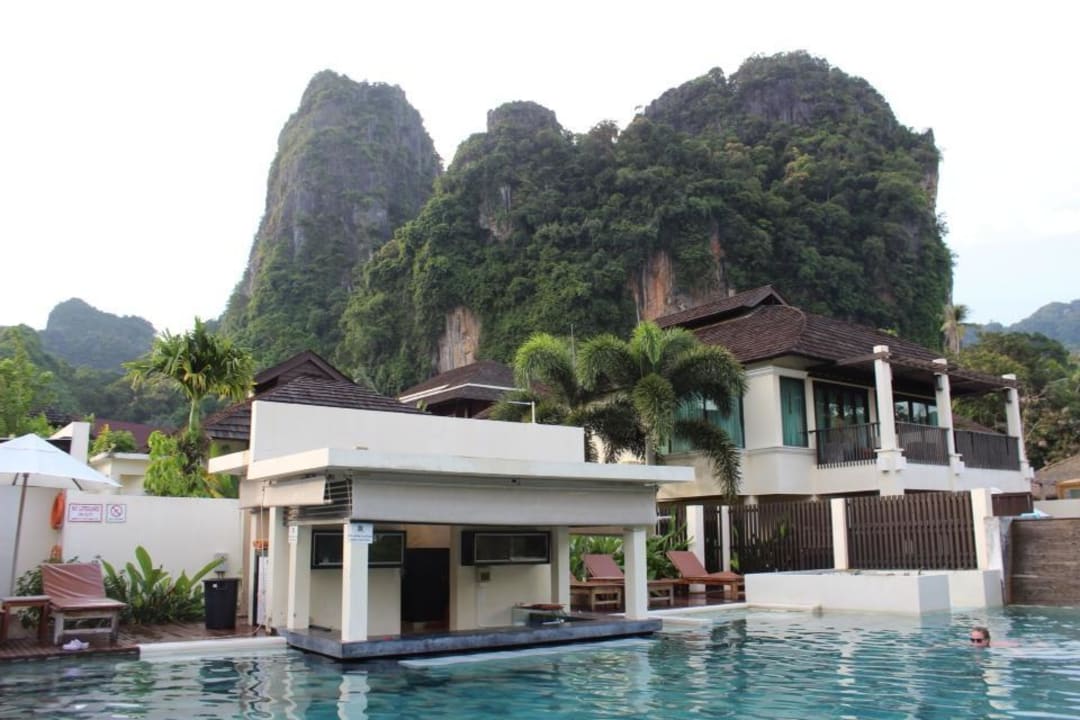 Blick vom Pool  Hotel Bhu Nga Thani Resort and Spa