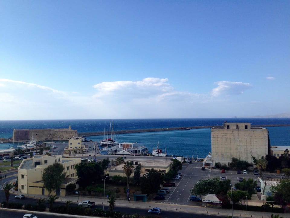 Ausblick vom Balkon Hotel GDM Megaron Historical Monument Hotel