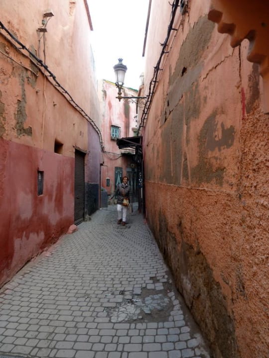 Gasse zum Riad in Sidi Ben Slimane Riad Kheirredine
