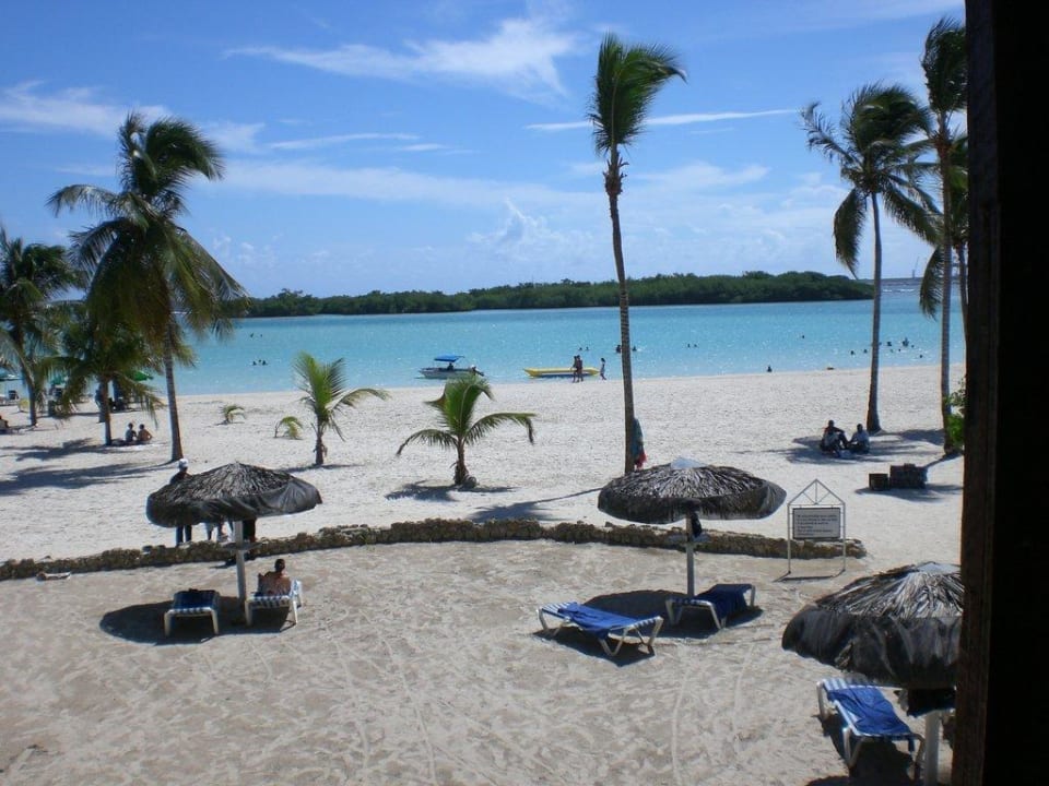 Auf dem Weg zum Strand BelleVue Dominican Bay