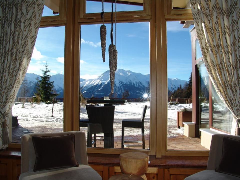 Lobby mit Ausblick Interalpen-Hotel Tyrol