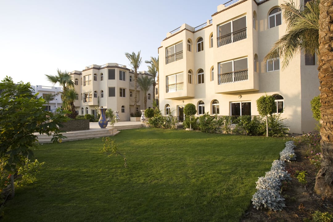 Exterior front Hotel Royal Oasis