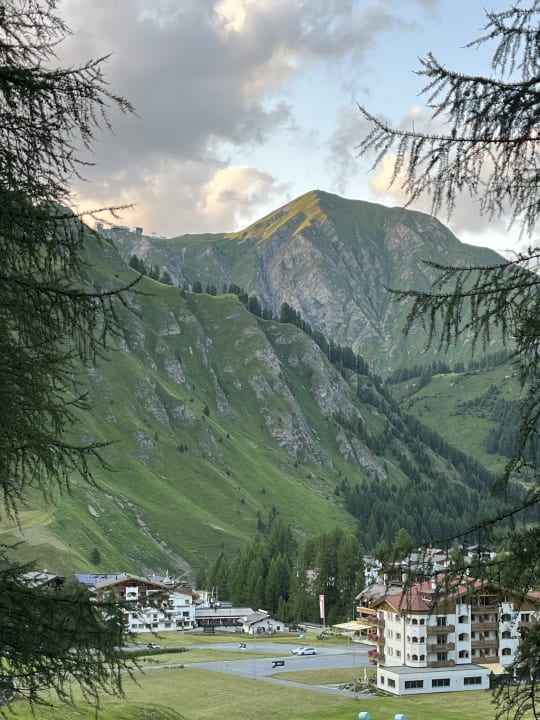 Außenansicht Hotel Camona