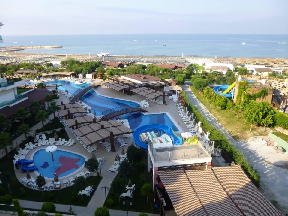 Eine sehr schöne Poolanlage Adalya Ocean Deluxe